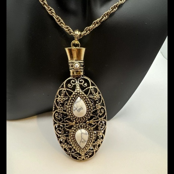 Samantha Willis statement necklace - Picture 2 of 4